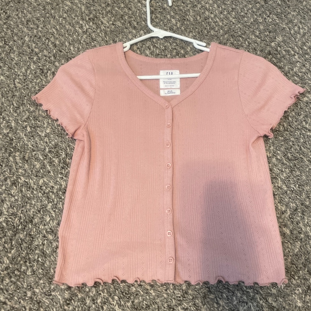 Cute pink GAP shirt